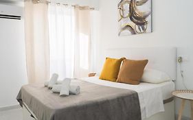 Beautiful Coastal 3-Bedroom - 1 Minute Away From Fuengirola Beach